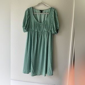 (3 for $19) Like new H&M dress in green and white